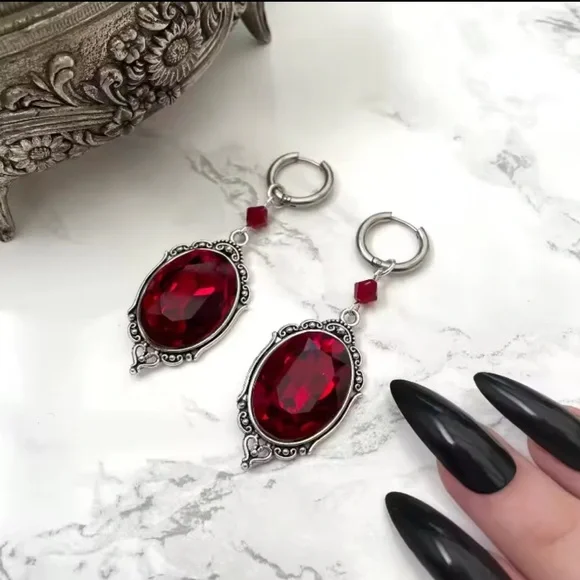 Red Vintage-Style Gothic Vampire Blood Drop Cameo Earrings - Picture 3 of 3